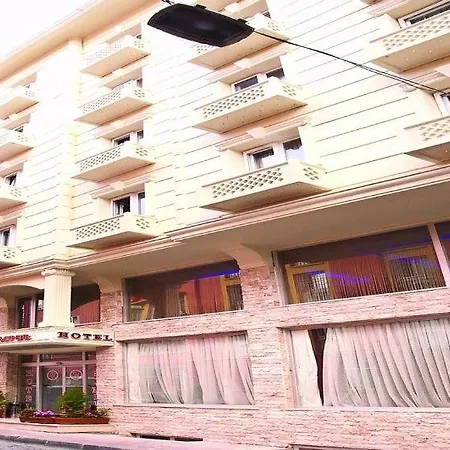 Simper Hotell